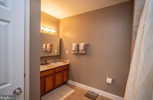 875 Lawrence St, Philadelphia PA 19120-4126 exterior