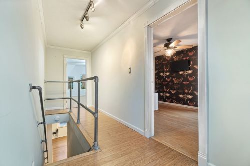 381 Fisk St, Pittsburgh PA 15201-1750 exterior