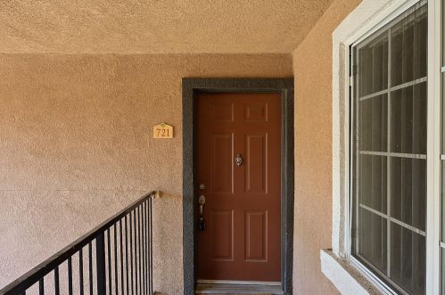 885 Halidon Way, Folsom CA  95630-8406 exterior