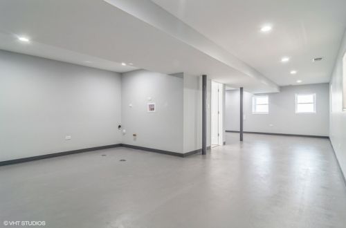 912 Monticello Ave, Chicago IL  60651-3949 exterior