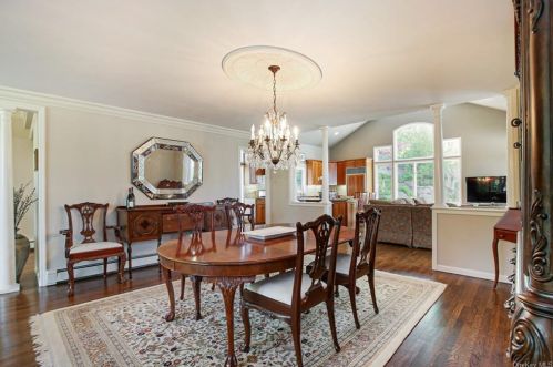 52 Banksville Rd, Armonk NY 10504-2642 exterior