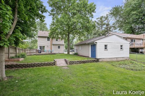 692 Park St, Grand Rapids MI 49525-2571 exterior