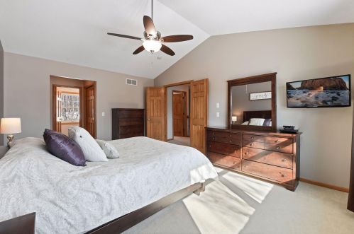 799 Ashley Dr, Chaska MN 55318-1540 exterior