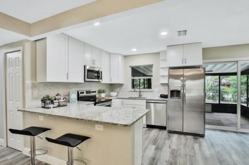 401 Floriland Ave, Tampa FL  33612-7809 exterior