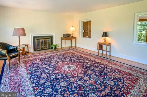 1936 Paper Mill Rd, Huntingdon Valley PA 19006-5814 exterior