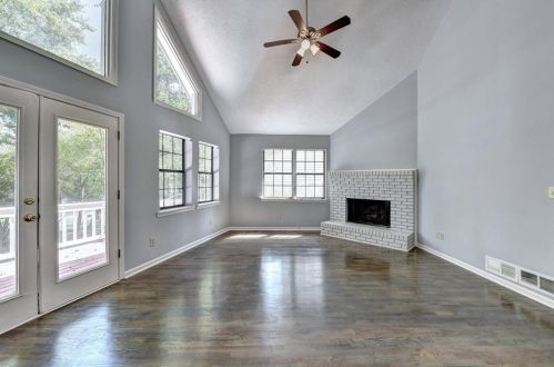 689 Lake Dr, Lithonia GA  30039-6683 exterior