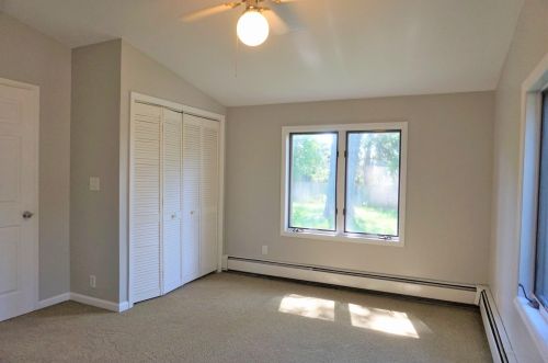 405 Sugar Ln, Milwaukee WI 53217-3843 exterior