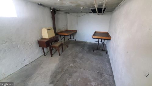 1032 Toll St, Chester PA 19022-1451 exterior