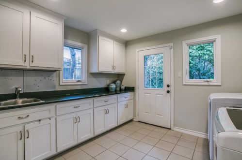 142 Classen Dr, Dallas TX 75218-1720 exterior