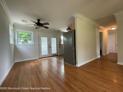 70 Fairmount Ave, Bridgewater NJ  08807-3117 exterior