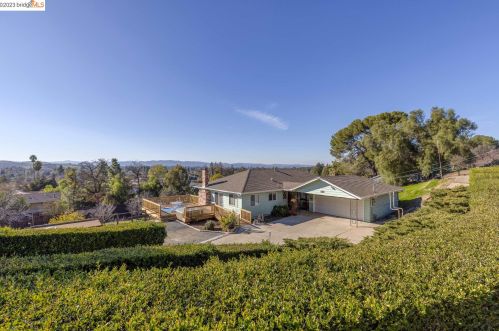 1997 Ayers Rd, Concord, CA 94521-1406