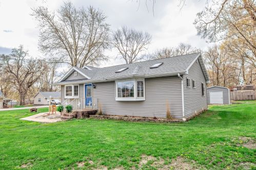 3711 Wonder Lk Rd, Bull Valley IL 60097-9081 exterior