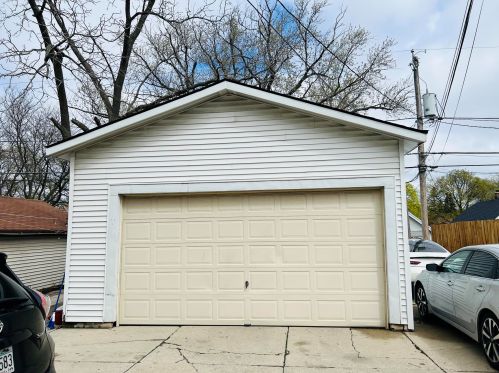 224 Howard Ave, Milwaukee WI 53207-3922 exterior