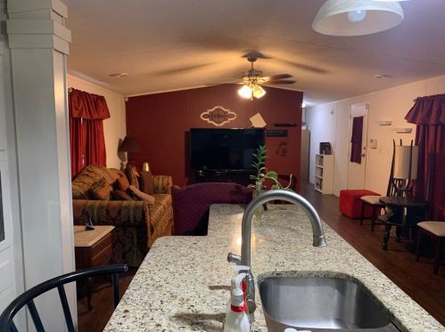 6921 Bennett Ave, Austin TX 78752-3204 exterior