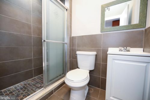 1702 2nd St, Philadelphia PA 19122-2639 exterior