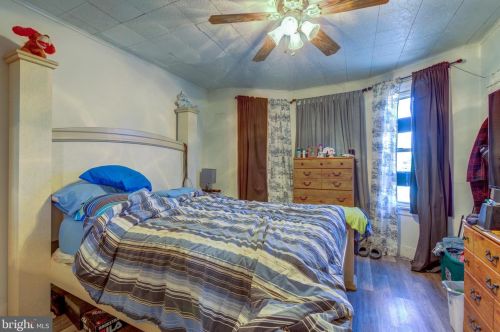 47 7 St, Darby PA 19023-2432 exterior