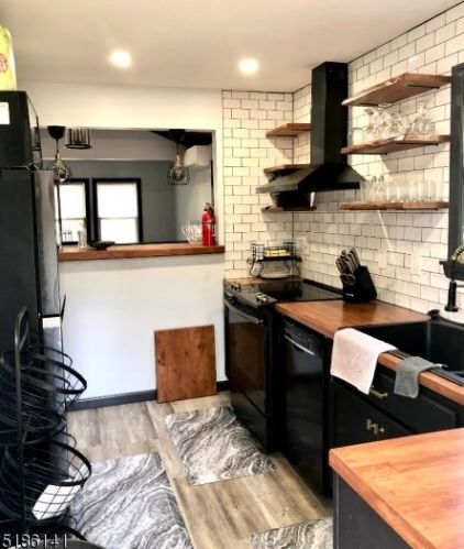 5 Bucknell Trl, Hopatcong NJ  07843-1760 exterior