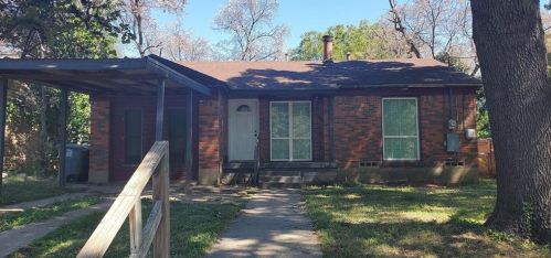 2720 Almeda Dr, Dallas TX 75216-3229 exterior