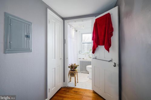 426 Leverington Ave, Philadelphia PA 19128-3314 exterior