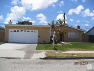 1410 Huntswood Way, Oxnard CA  93030-3321 exterior