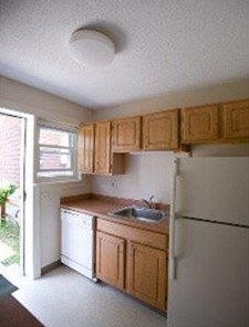 100 Bay Meadow Rd, Springfield MA  01109-2102 exterior