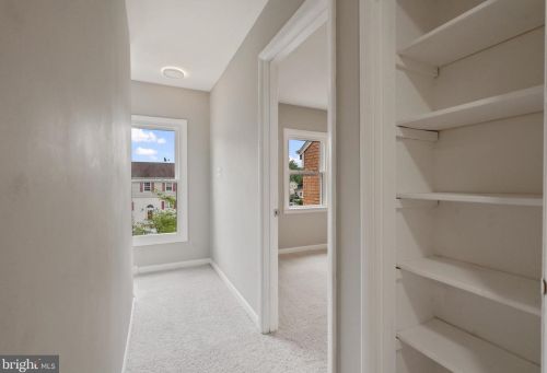 5207 Dover Pl, Alexandria VA 22311-1204 exterior