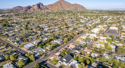 4239 42nd St, Phoenix AZ  85018-4207 exterior