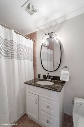 4425 Damen Ave, Chicago IL 60625-1701 exterior