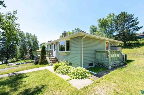 1445 Fern Ave, Duluth MN 55805-1133 exterior