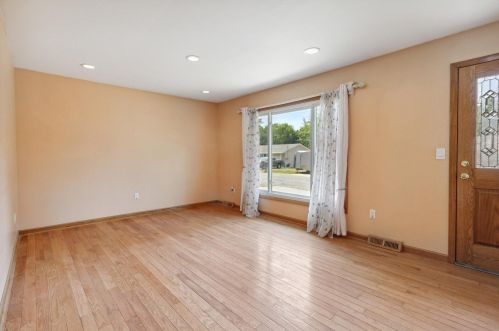 1905 Eldon St, Grand Rapids MI 49525-1549 exterior