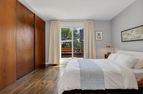 2220 Potomac Ave, Chicago IL 60651-1854 exterior