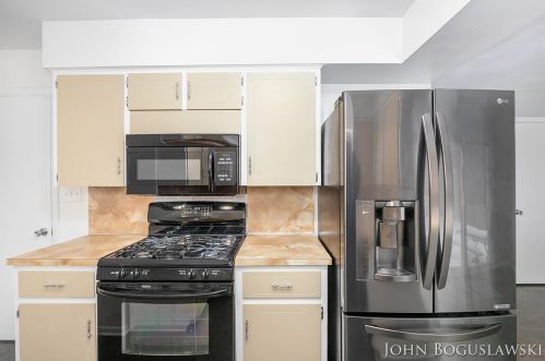 1498 Cloverly Ct, Grand Rapids MI 49544-1707 exterior