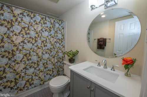 724 Leithgow St, Philadelphia PA 19123-1420 exterior