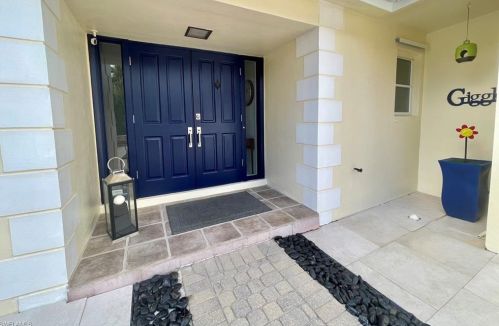 2120 Sandpiper St, Naples FL 34102-1505 exterior