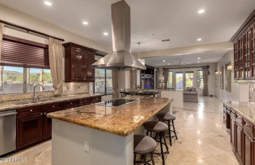 25401 45th Dr, Phoenix AZ  85083-2243 exterior