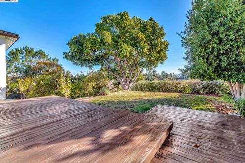 2850 Madeira Way, Concord CA  94523-2023 exterior