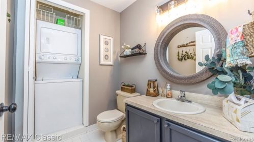 22158 Edgewater, Novi MI  48375-5014 exterior