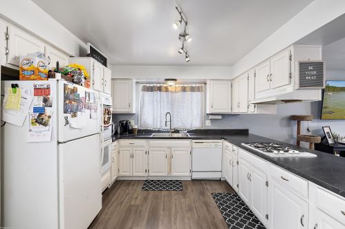 48229 Mallard Dr, New Baltimore MI 48047-2286 exterior