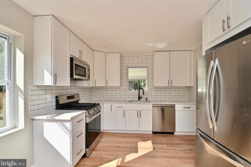 148 Moncure Dr, Alexandria VA 22314-4946 exterior