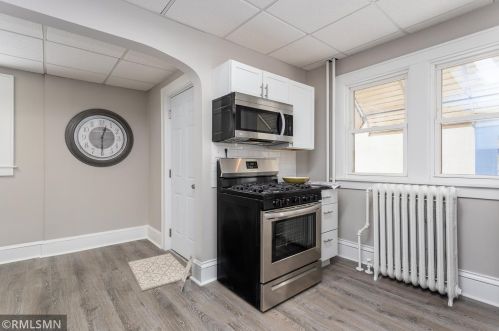 1001 3 St, Saint Paul MN 55112-7300 exterior