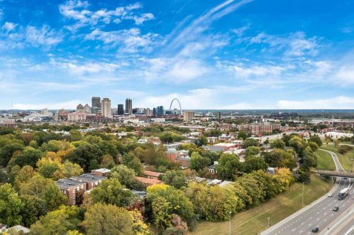 2646 Russell Blvd, Saint Louis MO 63104-2608 exterior