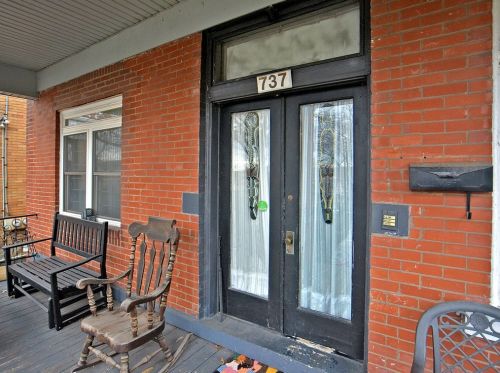 737 Chislett St, Pittsburgh, PA 15206-2020