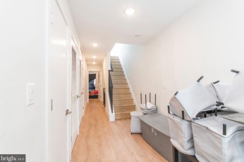 1958 8th St, Philadelphia PA 19122-2023 exterior