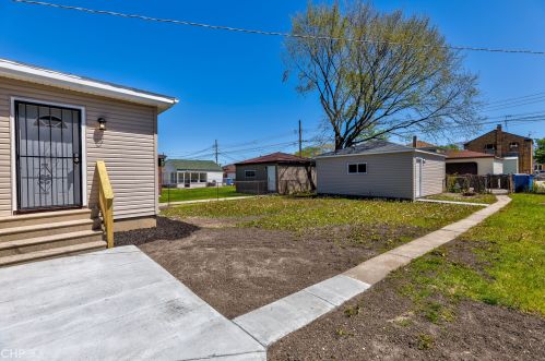 9925 Emerald Ave, Chicago IL  60628-1033 exterior