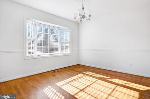 1564 Dunterry Pl, Mc Lean, VA 22101-4317