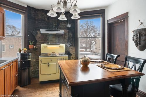 1823 22 Pl, Chicago IL 60608-4004 exterior