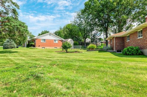 8820 Anaconda Dr, Saint Louis MO 63126-2301 exterior