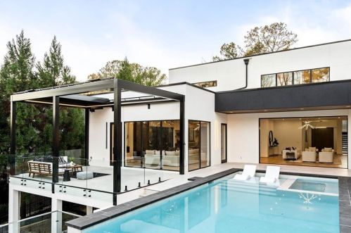 4645 Lake Forrest Dr, Atlanta GA  30342-2537 exterior