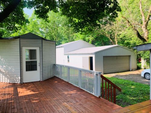 402 Broadway St, Three Rivers MI  49093-1828 exterior