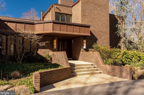 11000 Tara Rd, Rockville, MD 20854-1344